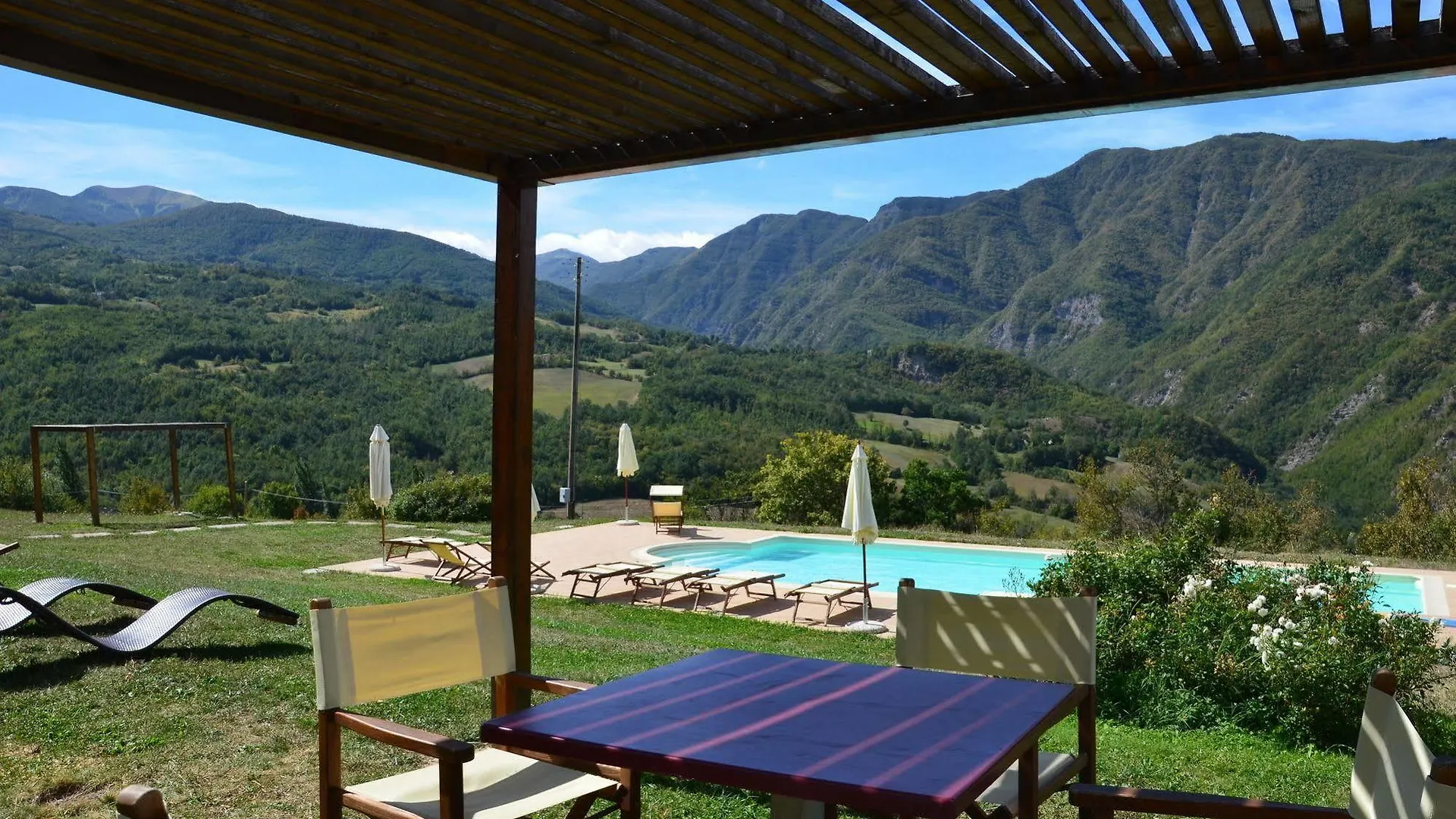 Borgo Pianello Holiday Homes And Winery Lizzano In Belvedere 4*,